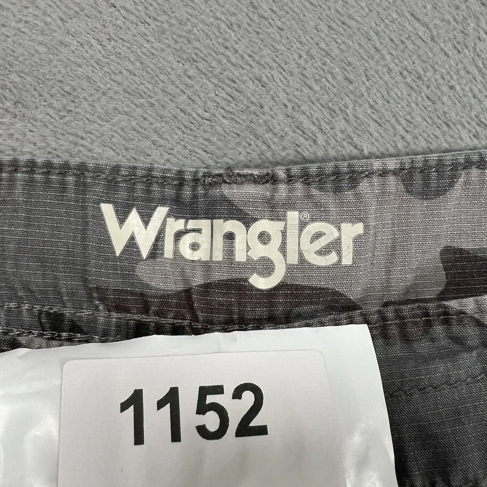 Wrangler Cargo Shorts Mens 36 Green Camo 10